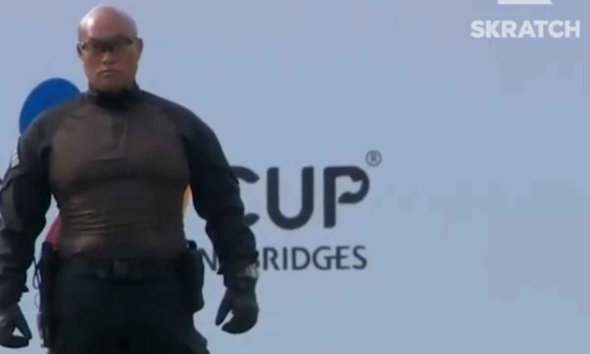 WATCH The security guard at The CJ Cup is STACKED! GolfMagic