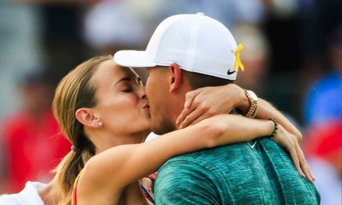 You won&#039;t believe the pic Jena Sims has posted of her &amp; Brooks Koepka!