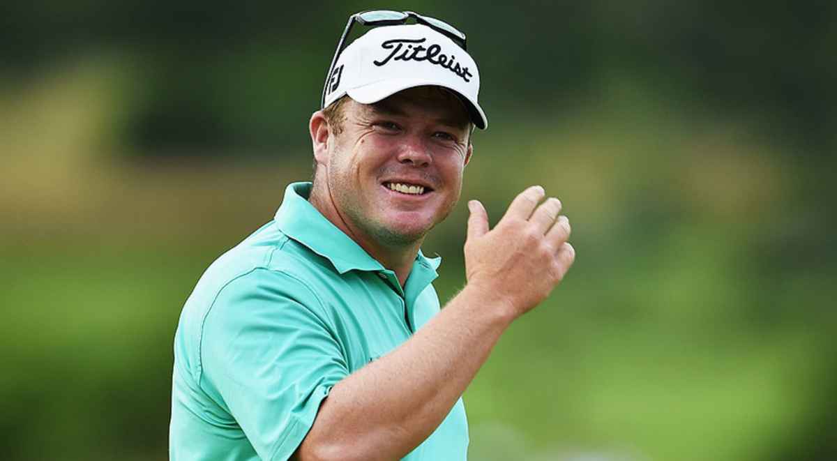 WATCH: George Coetzee hits PUTTER out of bunker at Alfred Dunhill...