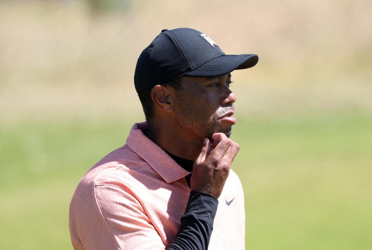 PGA Tour pro risks Tiger Woods' wrath: "The writing is on the wall"