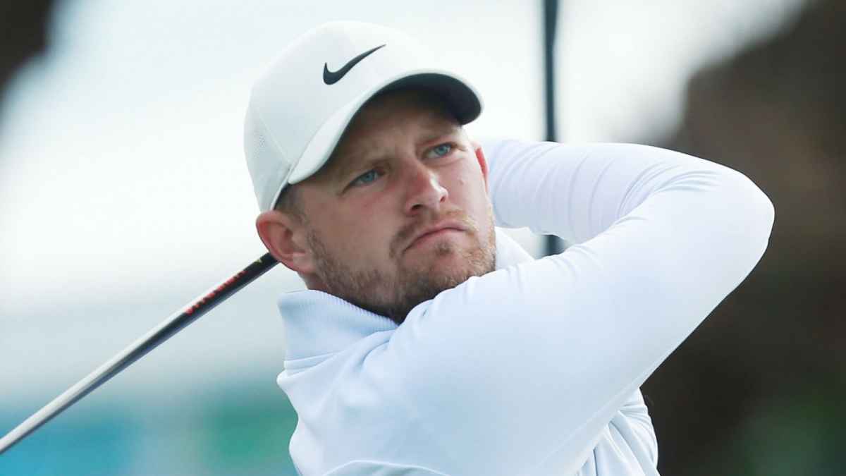 Tom Lewis shares the lead at the Honda Classic
