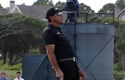Phil Mickelson EXTREMELY DISAPPOINTED with PGA Tour for new driver length rule