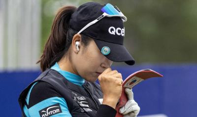 Watch this LPGA Tour pro (in contention) hit a brutal shank on 72nd hole!