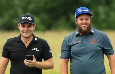 beef and hatton show how to escape bunkers and rough at erin hills, but it's not legal