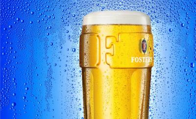 Golfer attempts drive after 15 pints of Foster's, and it doesn't end well!
