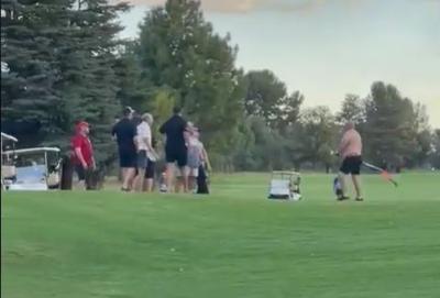 Golfer uses flag as a weapon in CRAZY FIGHT on a golf course