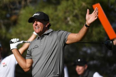 Phil Mickelson hits UNBELIEVABLE recovery shot