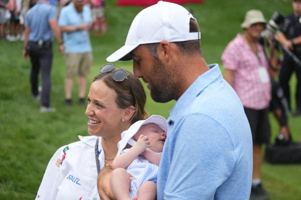 Scheffler with wife Meredith and baby boy Bennett