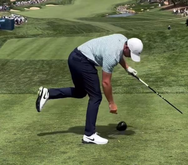 McIlroy shocked fans with his driver snap on Sunday