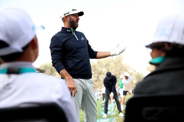 Johnson talks to young aspiring Saudi players