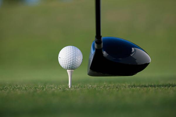 Golf Tips: do you ground or hover your driver?