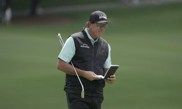 "Go join the Senior Tour!": Golf fans react to Phil Mickelson missing USPGA