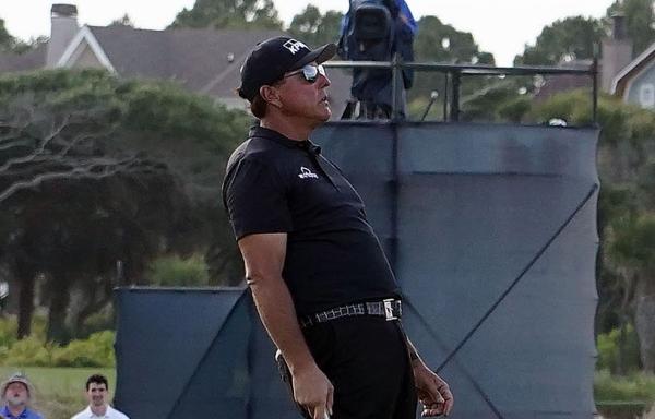 Phil Mickelson EXTREMELY DISAPPOINTED with PGA Tour for new driver length rule