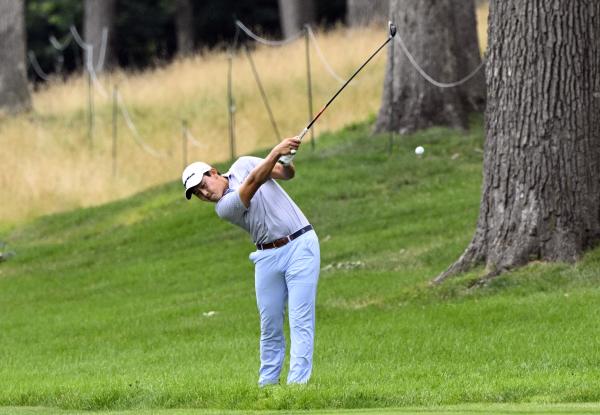 Stroppy PGA Tour pro rants to himself before throwing ball in water