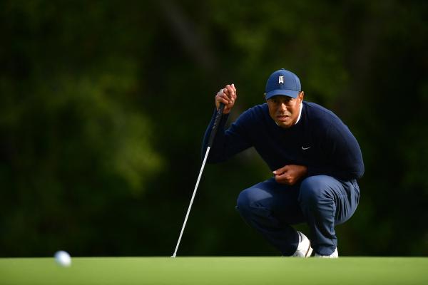 Watch Tiger Woods PUTT his ball into a bunker from 71 feet!