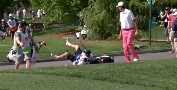 Video: Chesson Hadley forced to play with bent putter