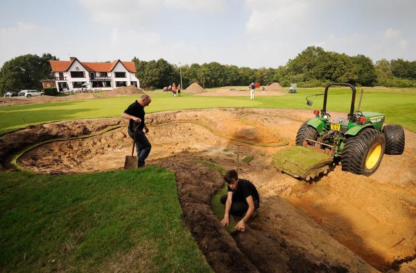 Ipswich Golf Club restoring bunkers to original style
