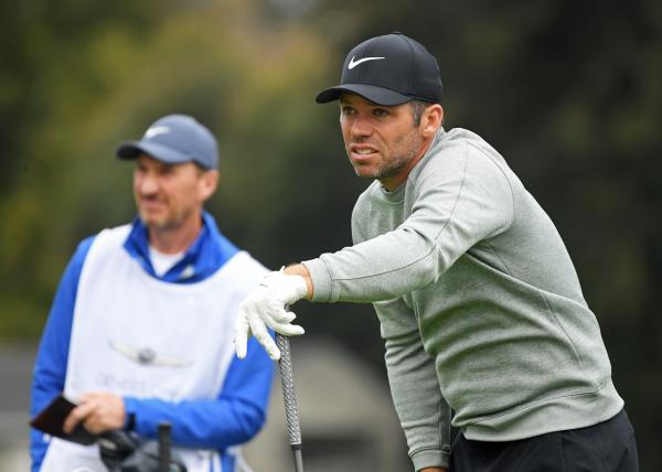 Paul Casey's caddie gives him the WRONG PIN locations!