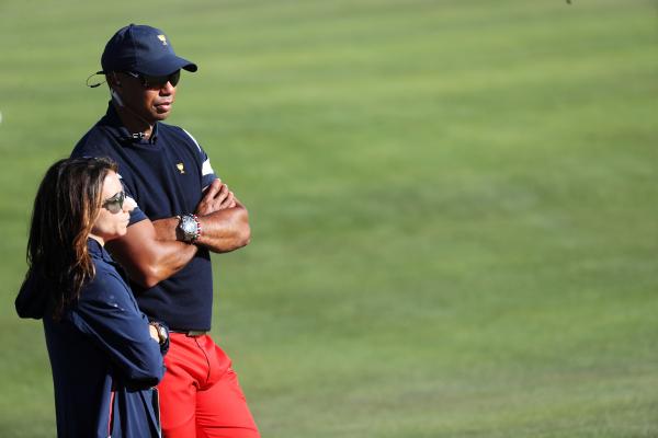 tiger woods spotted with new girlfriend at presidents cup