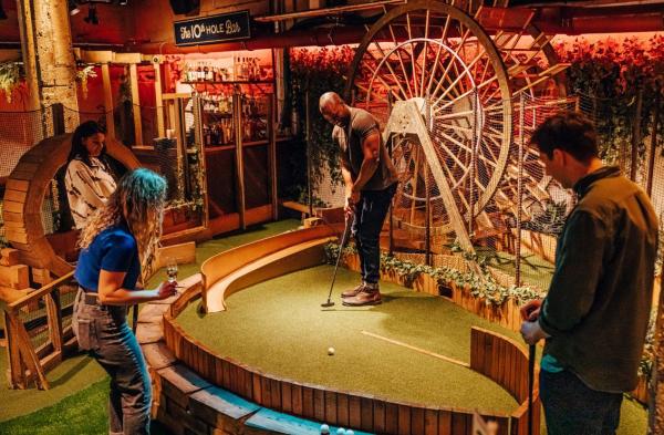 Swingers Crazy Golf to make official debut in United States this summer