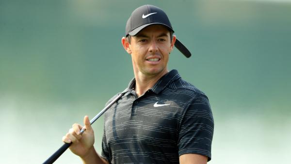 Rory McIlroy throws some paper at camera, ET scorer is NOT AMUSED!