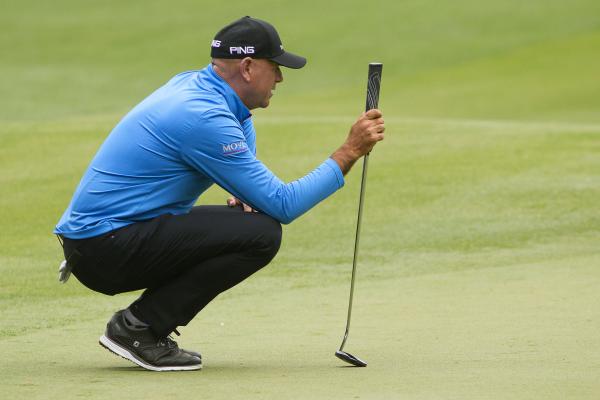 Stewart Cink holds a FIVE-shot lead heading into Sunday at the RBC Heritage
