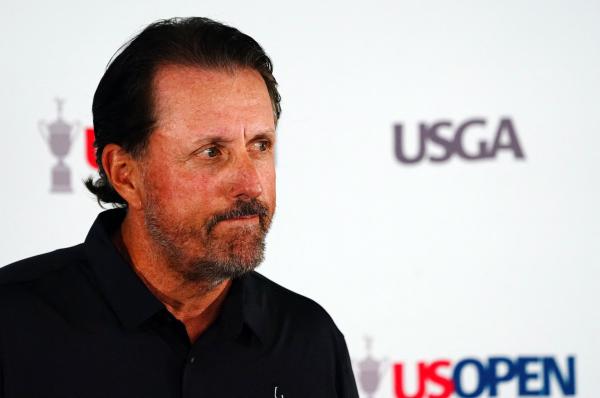 Terry Strada reacts to Phil Mickelson press conference: "He should be ashamed"