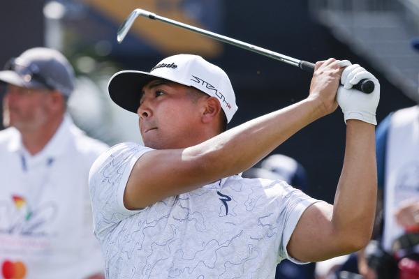 API R2: Jordan Spieth hits DUCK HOOK on 18 but bang in contention at Bay Hill