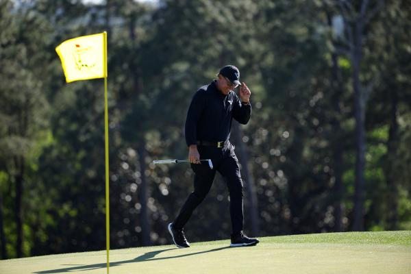 LIV Golf pro appears to confirm Phil Mickelson is still gambling