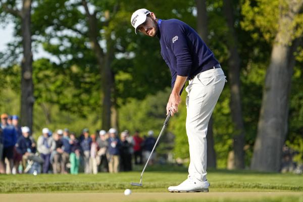 WATCH: Scottie Scheffler takes FIVE minutes to hit shot at PGA Championship