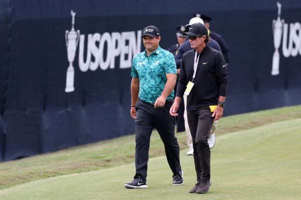 Golf fans shocked by what Patrick Reed did to a local caddie at US Open venue