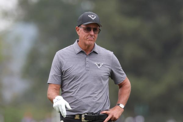Phil Mickelson refuses to answer simple 'yes or no' question about PGA Tour