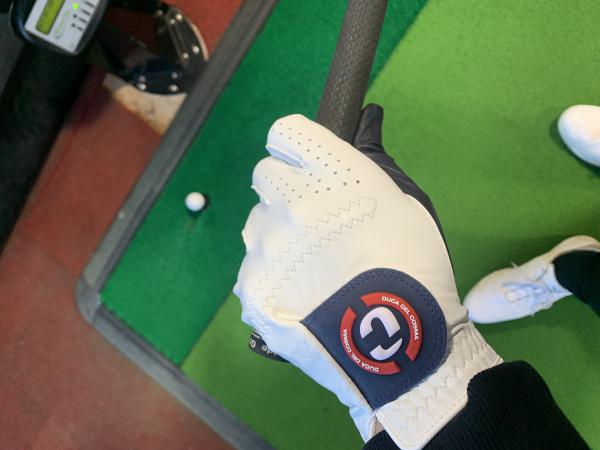 Best Golf Gloves 2023: Buyer's guide and things you need to know