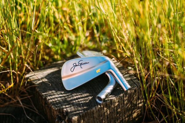 Jack Nicklaus and Miura introduce commemorative irons