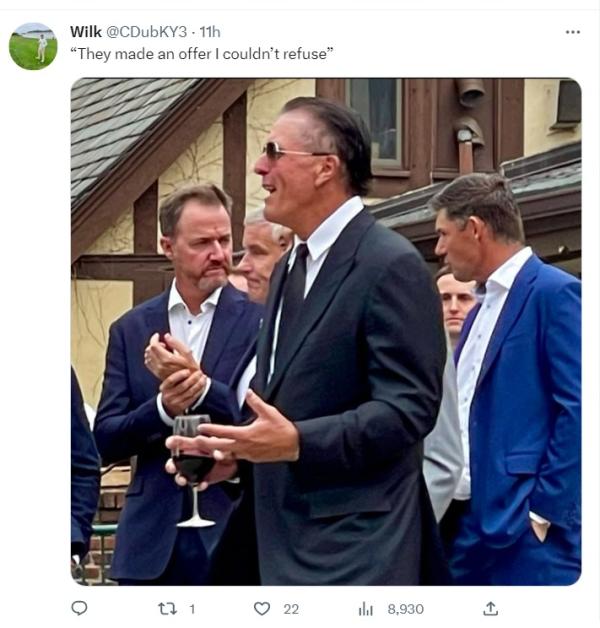 10 of the funniest reactions to hilarious pic of Phil Mickelson, PGA Tour boss