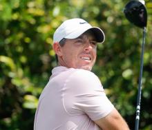 WATCH: PGA Tour pro Nick Watney skims ball across water