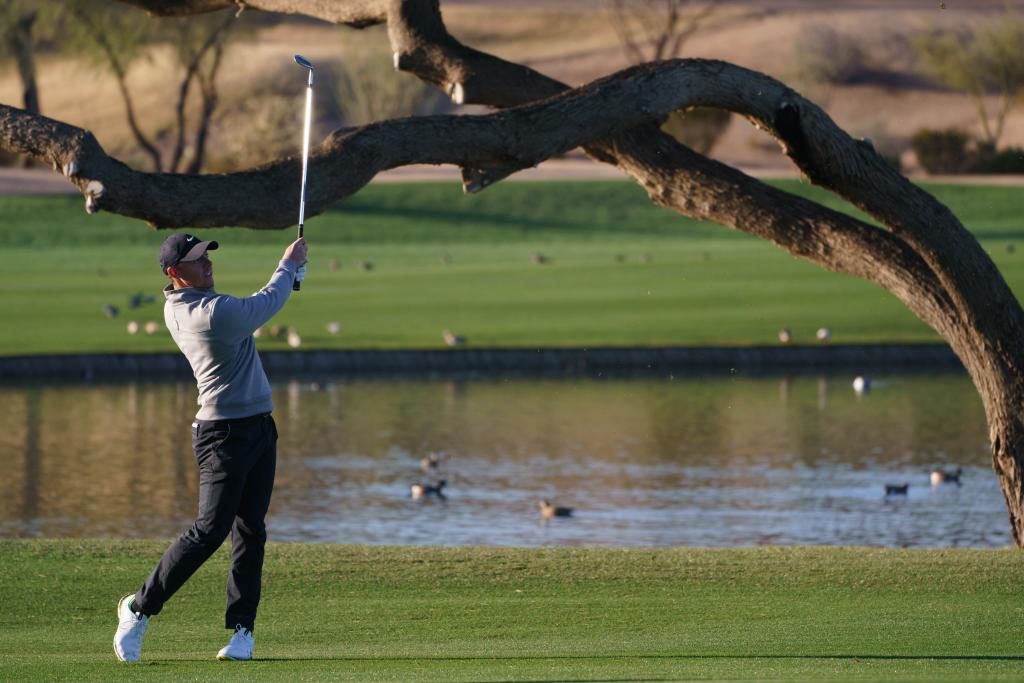 Rory McIlroy salvages underpar round after tough start at Phoenix Open