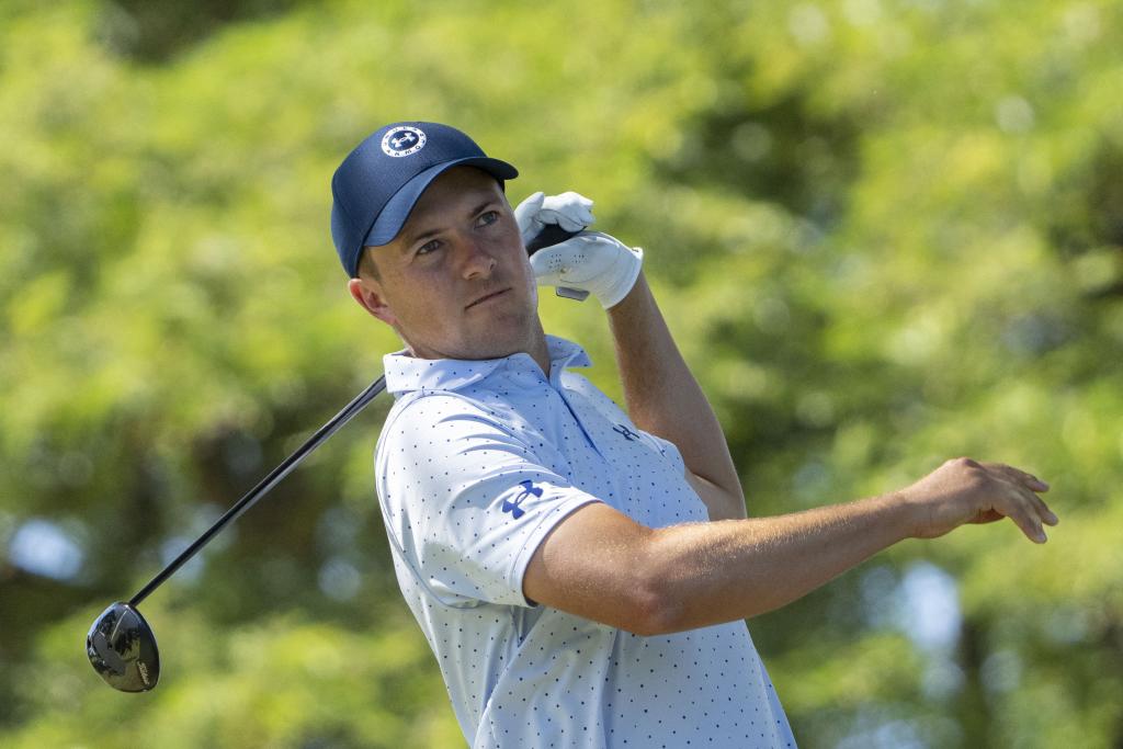 Jordan Spieth collapses down PGA Tour leaderboard to miss cut at Sony
