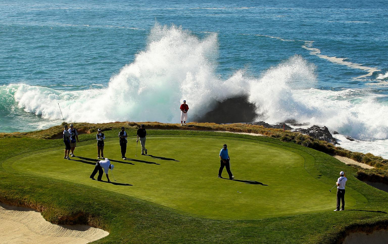 Storm causes CHAOS ahead of AT&T Pebble Beach ProAm... GolfMagic