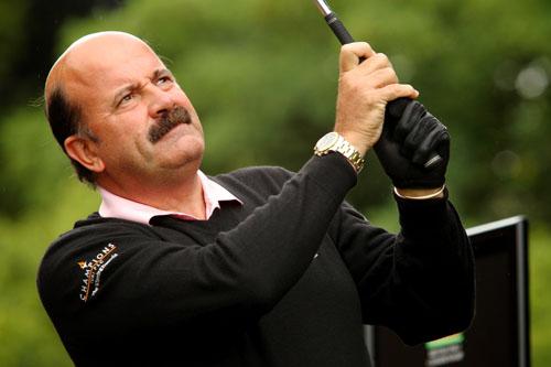 Willie Thorne: Nuts about golf!