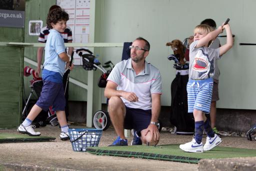 Survey stresses importance of family in getting youngsters into golf