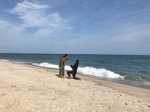 Fowler gets engaged on the beach