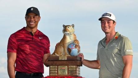 Tiger Woods hands Viktor Hovland trophy as funny YouTube story is told