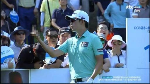Tour pro banned for rude gesture wins on Asian Tour