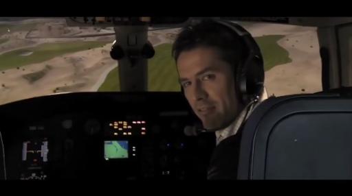 michael owen flys over els club dubai in a helicopter!