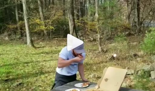 WATCH: Sometimes eating pizza is more important than playing golf!