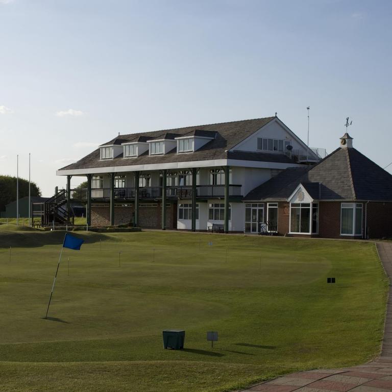 UK golf club owner claims PARTYING YOUTHS have caused thousands in damages