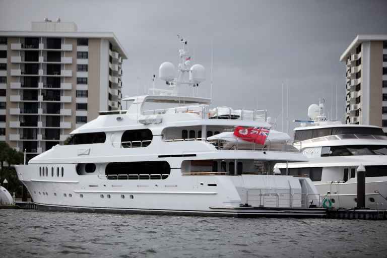 Woods cruises into New York in his m yacht ahead of US Open