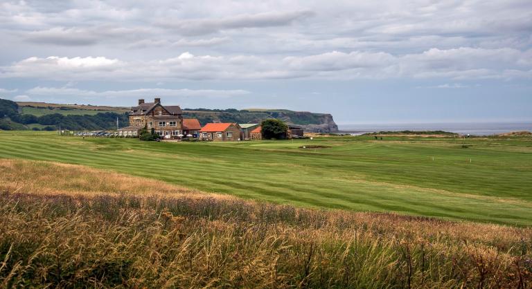 PlayMoreGolf compiles ULTIMATE GOLF GUIDE to your bank holiday weekend