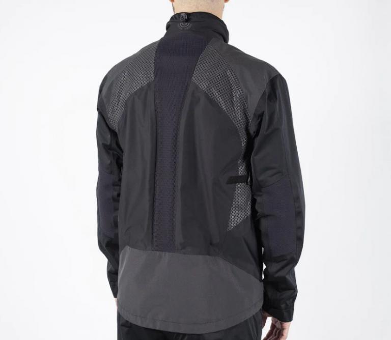 Best Waterproof Golf Jacket: Buyers Guide and things you need to know 